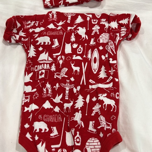Canada onzie and hat - Picture 3 of 3